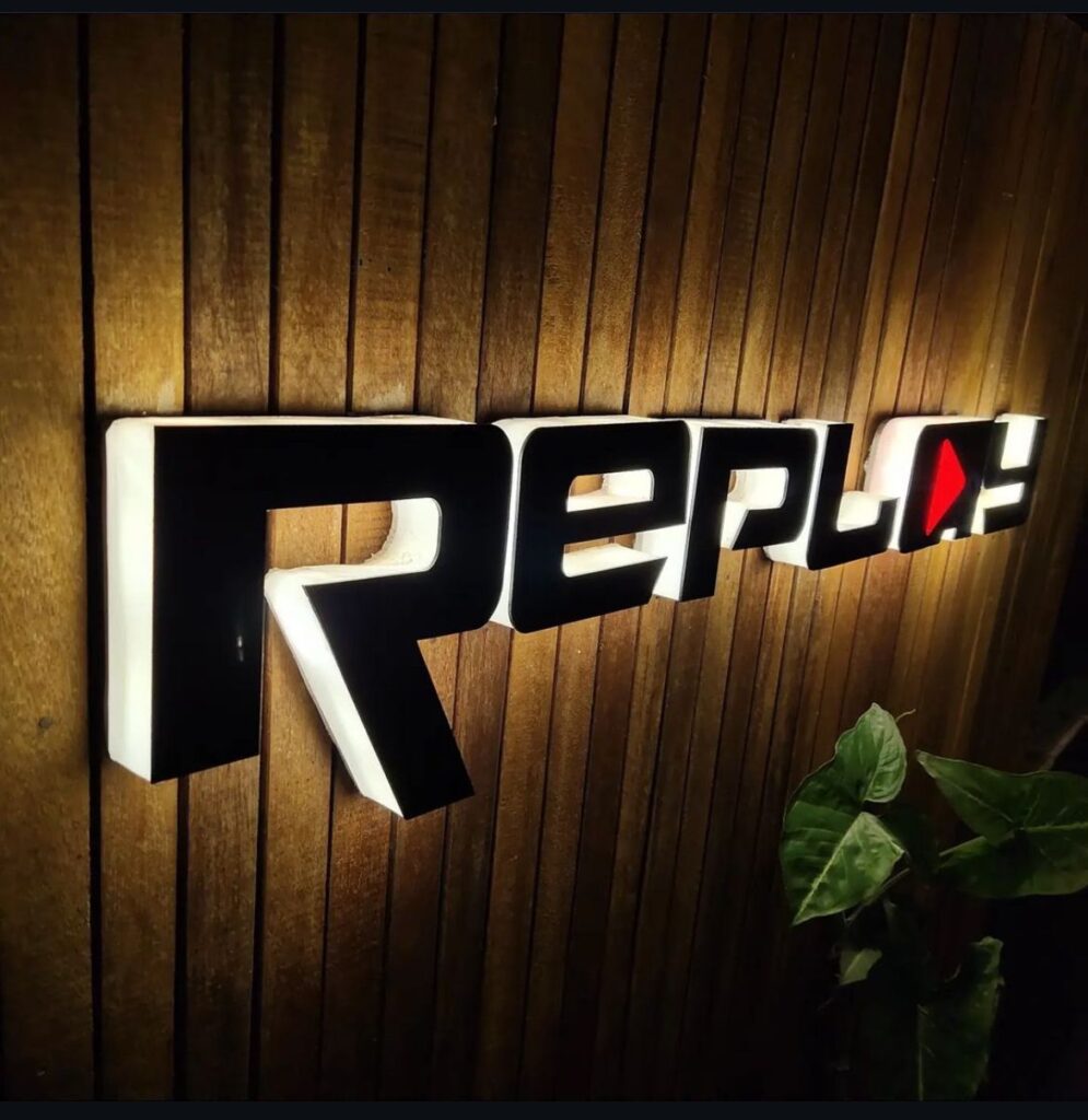 Replay Gaming Lounge & Cafe – A Must-Visit Spot for Food, Fun & Games Located a bit away from the heart of the city, Replay Gaming Lounge & Cafe is a hidden gem for people living nearby. It offers a fantastic mix of entertainment and dining, making it a perfect spot for a fun day out.